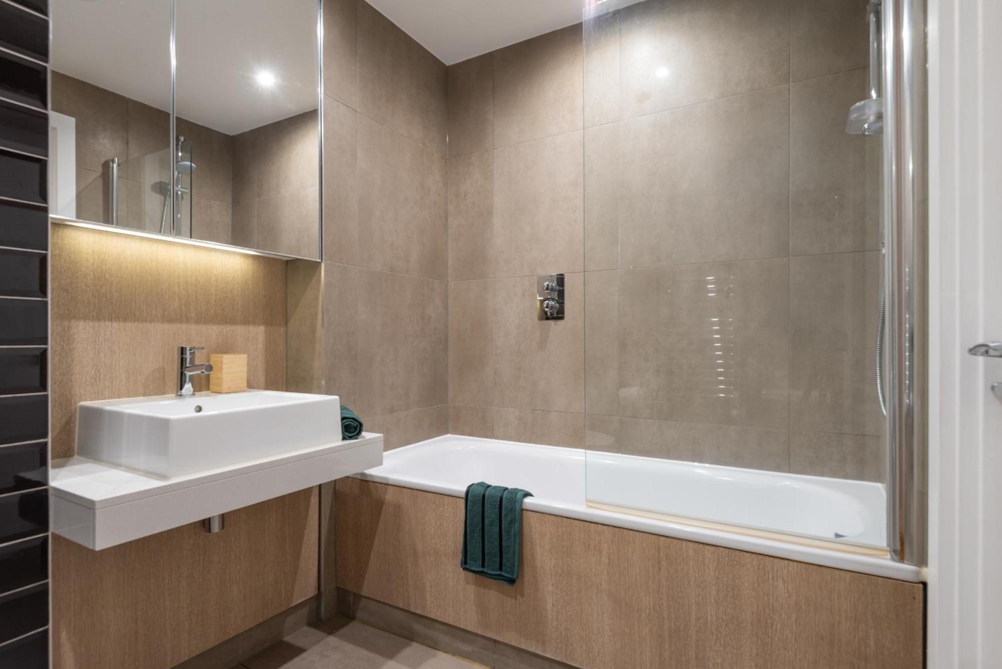 Apartamento Montana - Modern Comfort & Prime Location *
