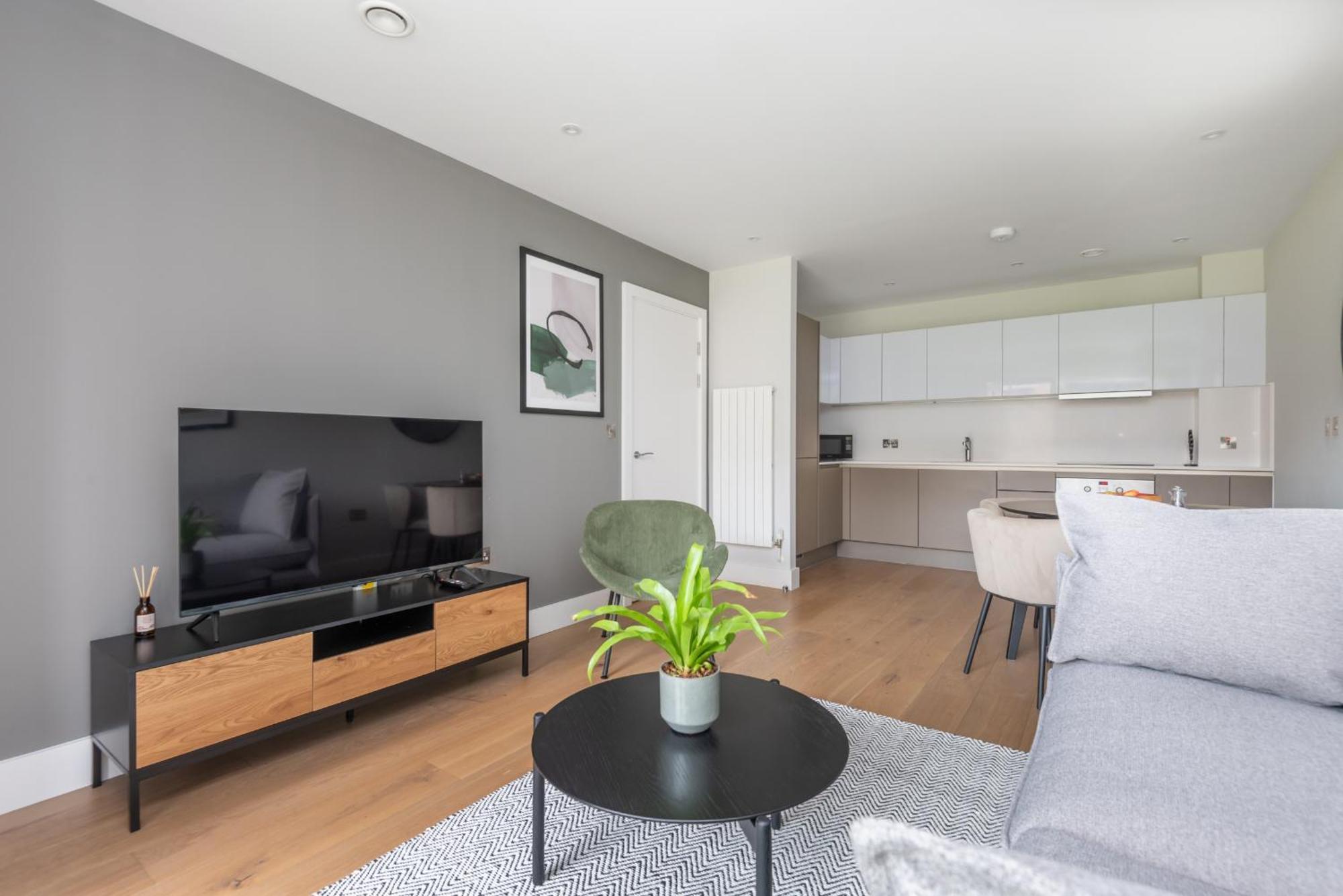 Apartamento Montana - Modern Comfort & Prime Location *